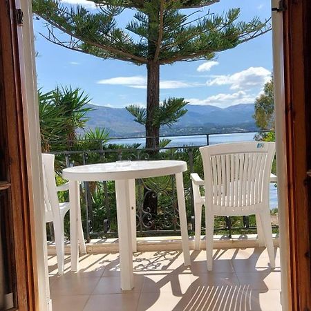 Sea Breeze Apartments Lixouri Luaran gambar